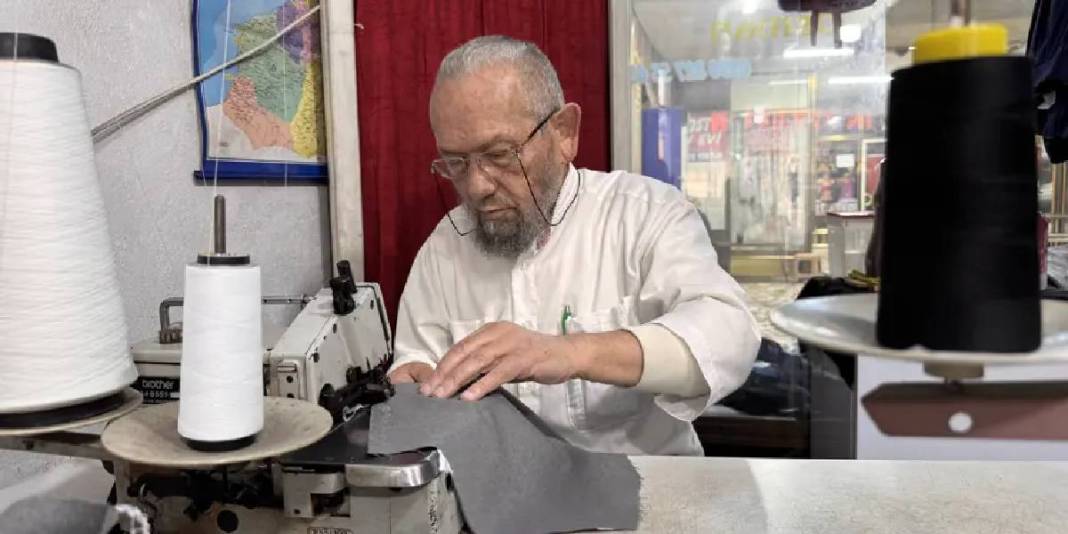 Dile kolay 70 yıllık meslek aşkı! ‘Bırakırsam hayattan koparım’ diyerek anlatıyor: 83 yaşında hala çalışıyor 3